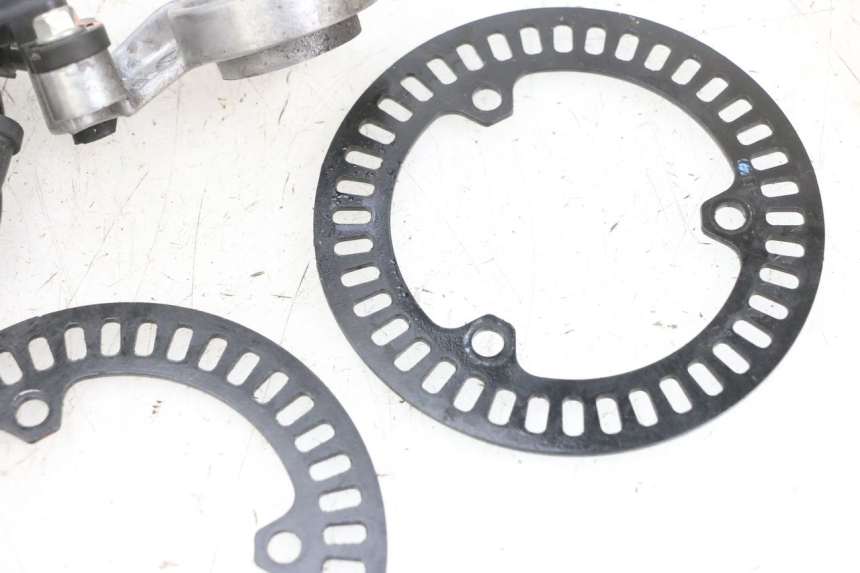 photo de SENSORE ABS ANTERIORE YAMAHA TRICITY 300 (2020 - 2024) - Dettagli dei punti di fissaggio