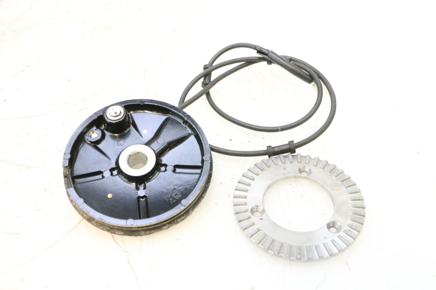 photo de SENSORE ABS ANTERIORE YAMAHA XP T-MAX ABS 500 (2005 - 2005) - Dettagli dei punti di fissaggio