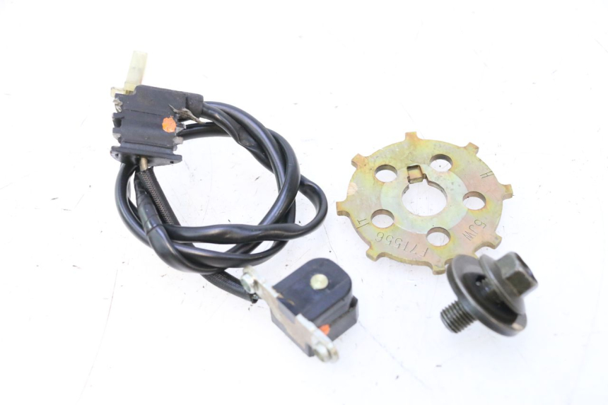 photo de ACCENSIONE CAPTATORI YAMAHA FJR 1300 (2001 - 2005) - Vista principale