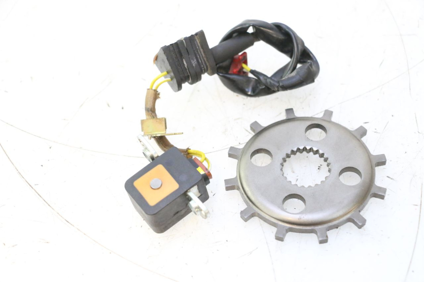 photo de CAPTEUR ACCENSIONE HONDA VFR FI RC46 800 (1998 - 2001) - Altra angolazione