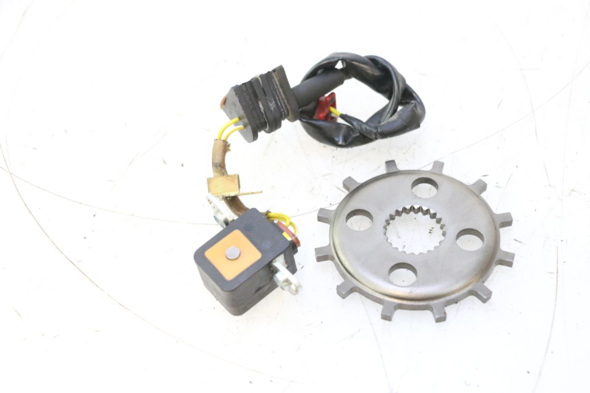photo de CAPTEUR ACCENSIONE HONDA VFR FI RC46 800 (1998 - 2001) - Primo piano tecnico