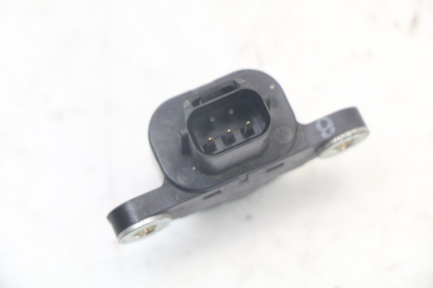 photo de CAPTEUR CADUTA KAWASAKI VERSYS ABS 650 (2015 - 2018) - Zoom sullo stato d'uso