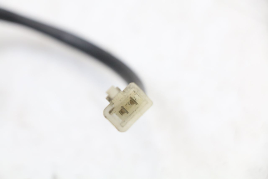 photo de CAPTEUR APERTURA BAULE PEUGEOT SATELIS 125 (2010 - 2012) - Primo piano tecnico