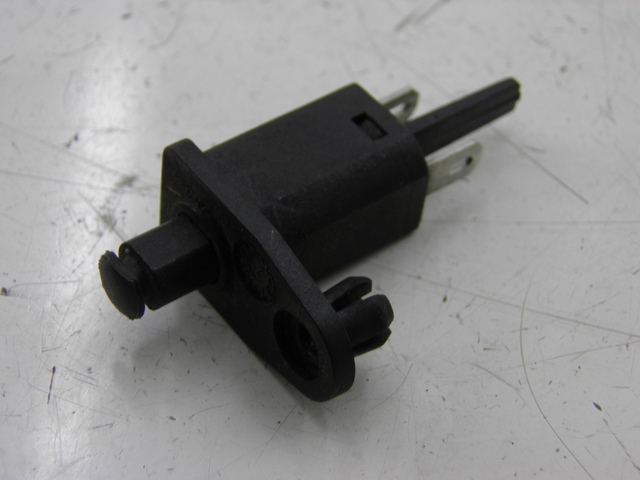 photo de Sensore apertura baule PIAGGIO BEVERLY 125 (1998 - 2005) - Vista principale