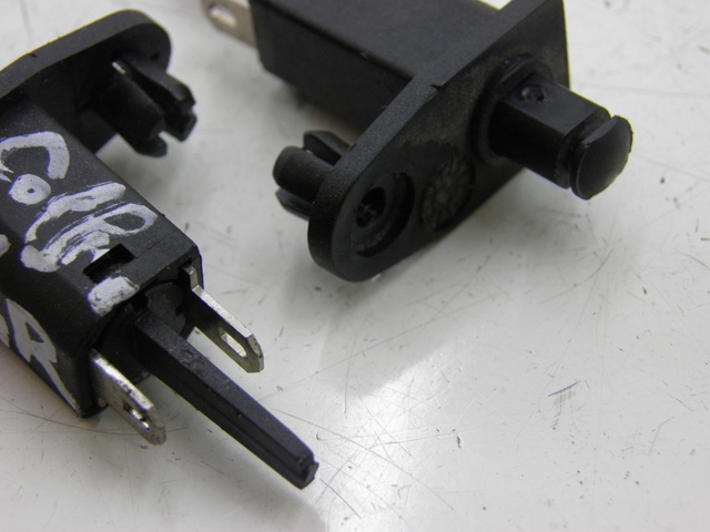 photo de Sensore apertura sella PIAGGIO XEVO - X EVO 125 (2010 - 2015) - Dettaglio del componente