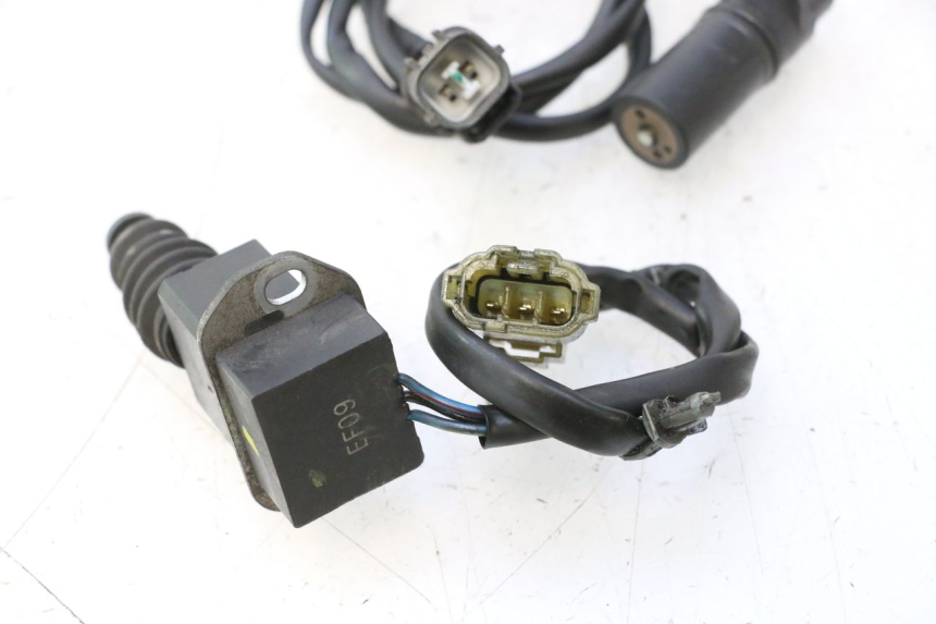 photo de SENSORE POSIZIONE CVT SUZUKI BURGMAN EXECUTIVE ABS 650 (2006 - 2012) - Primo piano tecnico