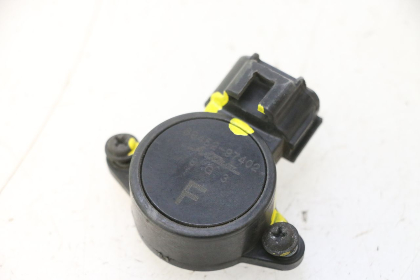 photo de SENSORE TPS SUZUKI BURGMAN 125 (2007 - 2014) - Altra angolazione