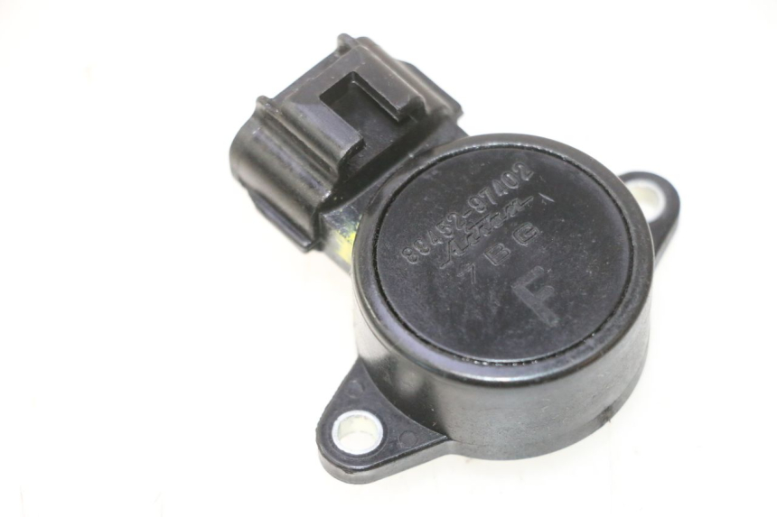 photo de SENSORE TPS SUZUKI BURGMAN 125 (2007 - 2014) - Primo piano tecnico