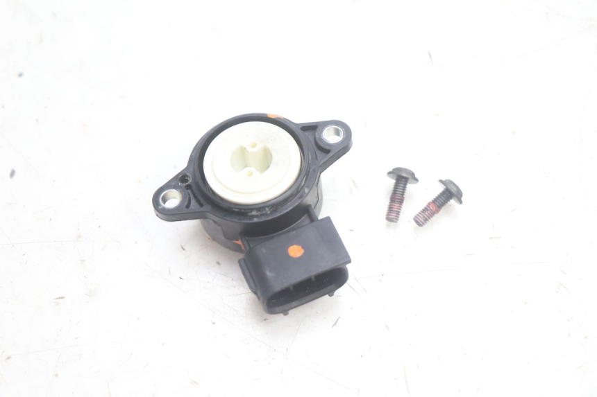 photo de CAPTEUR TPS YAMAHA XMAX X-MAX 125 (2006 - 2009) - Zoom sullo stato d'uso