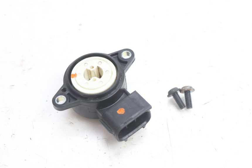photo de SENSORE TPS YAMAHA X-MAX XMAX 125 (2010 - 2013) - Altra angolazione