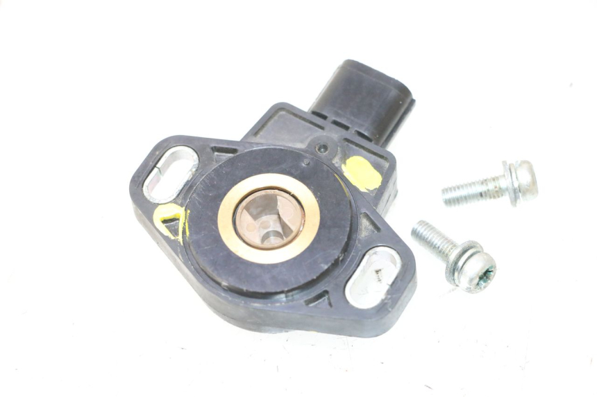 photo de SENSORE TPS HONDA XLV VARADERO 125 (2007 - 2012) - Altra angolazione