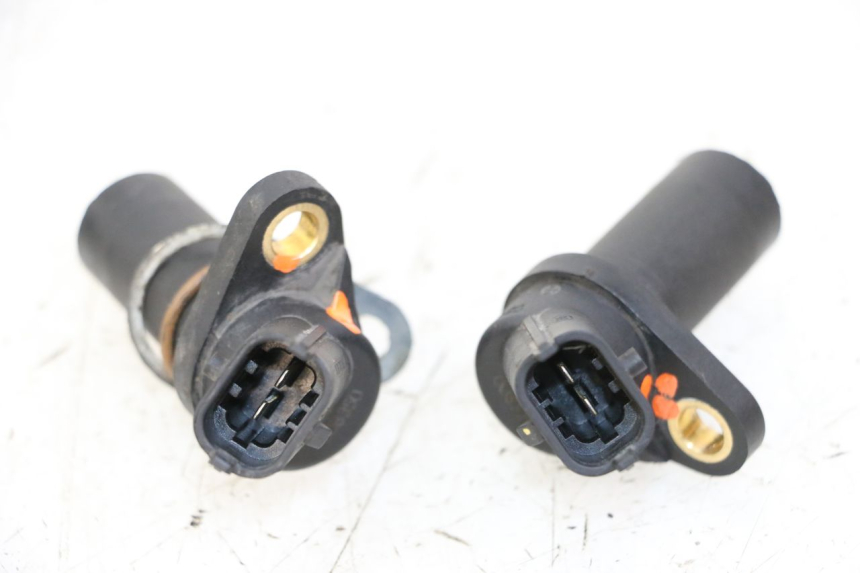 photo de SENSORE VELOCITÀ PIAGGIO MP3 LT 400 (2007 - 2012) - Altra angolazione