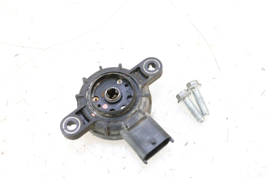 photo de SENSORE POSIZIONE ROLL LOCK PIAGGIO MP3 125 (2006 - 2014) - Zoom sullo stato d'uso