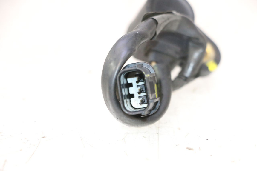 photo de SENSORE POSIZIONE ROLL LOCK PIAGGIO MP3 500 (2011 - 2015) - Zoom sullo stato d'uso