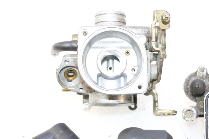 photo de CARBURATORE KYMCO AGILITY 4T 10" 50 (2005 - 2018) - Primo piano ad alta risoluzione