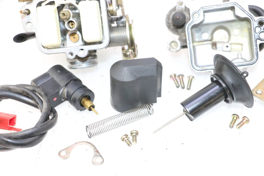 photo de CARBURATORE KYMCO AGILITY 4T 10" 50 (2005 - 2018) - Panoramica del profilo