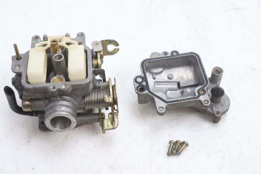 photo de CARBURATORE KYMCO AGILITY 4T 50 (2005 - 2018) - Stato della superficie e materiale