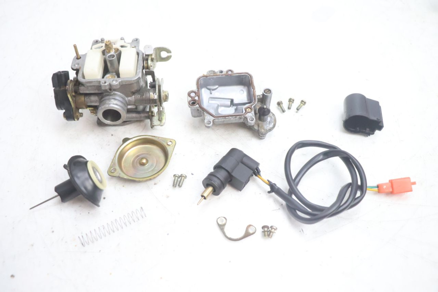 photo de CARBURATORE KYMCO AGILITY 4T 50 (2018 - 2022) - Stato della superficie e materiale