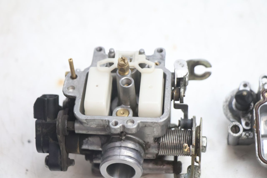 photo de CARBURATORE KYMCO AGILITY 4T 50 (2018 - 2022) - Marcature e riferimenti originali