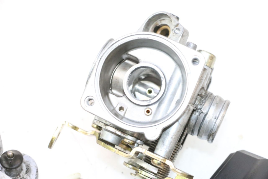 photo de CARBURATORE KYMCO AGILITY PREMIUM 50 (2007 - 2010) - Caratteristiche distintive