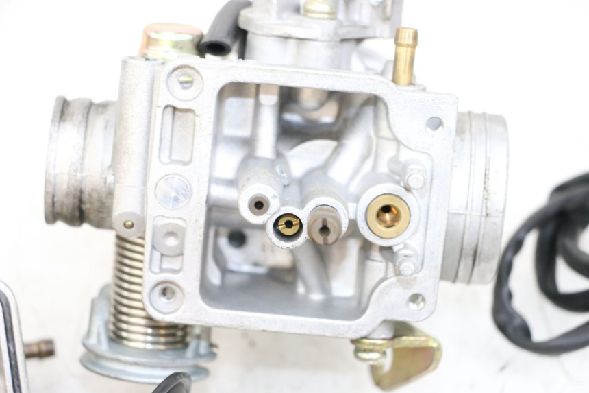 photo de CARBURATORE JONWAY AZTRAL 125 (2008 - 2017) - Primo piano ad alta risoluzione