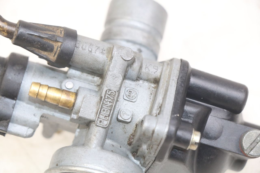 photo de CARBURATORE MBK BOOSTER NEXT GENERATION 50 (1995 - 1998) - Dettagli dei punti di fissaggio