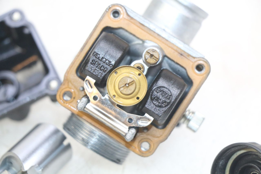 photo de CARBURATORE MBK BOOSTER SPIRIT 50 (1999 - 2003) - Caratteristiche distintive