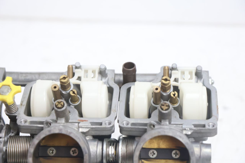 photo de CARBURATORE HONDA CB F HORNET 600 (2005 - 2006) - Caratteristiche distintive
