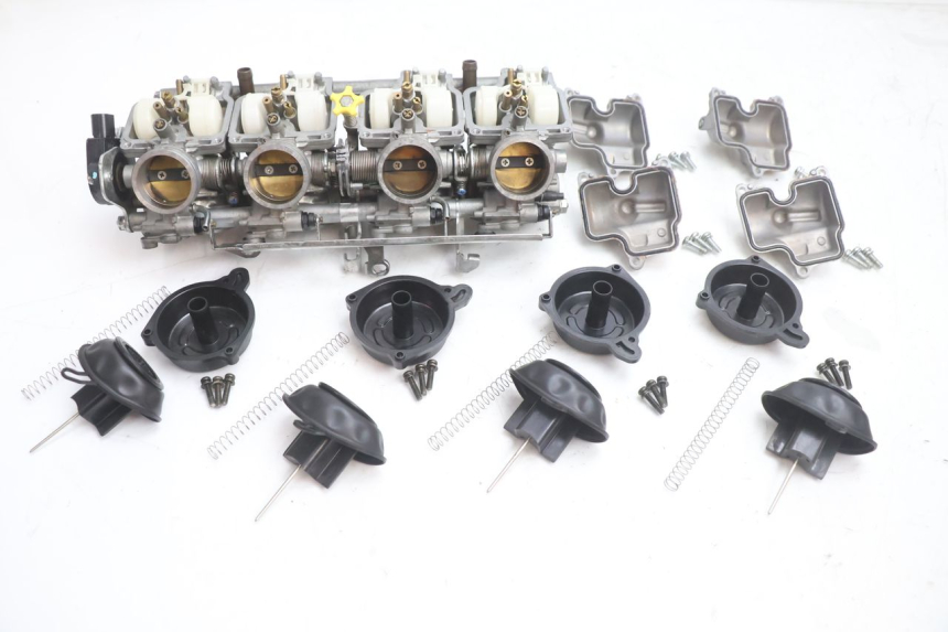 photo de CARBURATORE HONDA CB F HORNET 600 (2005 - 2006) - Stato della superficie e materiale