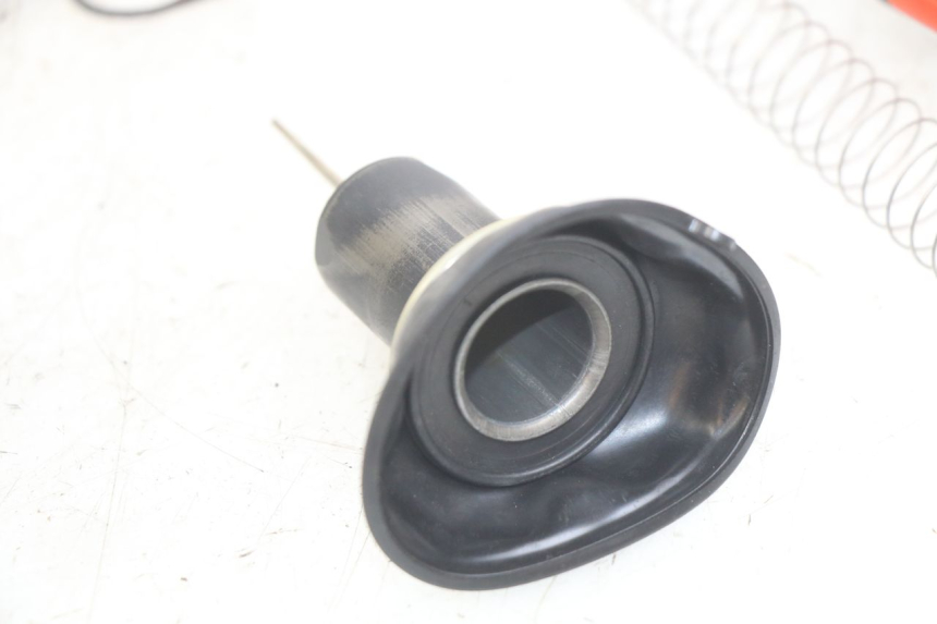 photo de CARBURATORE PEUGEOT CITYSTAR AIR 125 (2014 - 2017) - Caratteristiche distintive