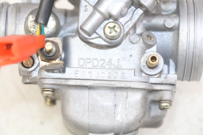 photo de CARBURATORE PEUGEOT CITYSTAR AIR 125 (2014 - 2017) - Dettagli dei punti di fissaggio