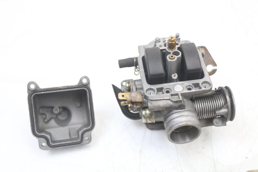 photo de CARBURATORE PEUGEOT DJANGO 125 (2014 - 2017) - Stato della superficie e materiale
