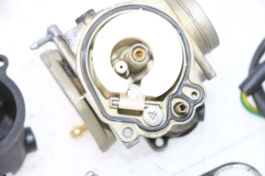 photo de CARBURATORE PEUGEOT ELYSTAR 50 (2002 - 2014) - Ispezione visiva dettagliata