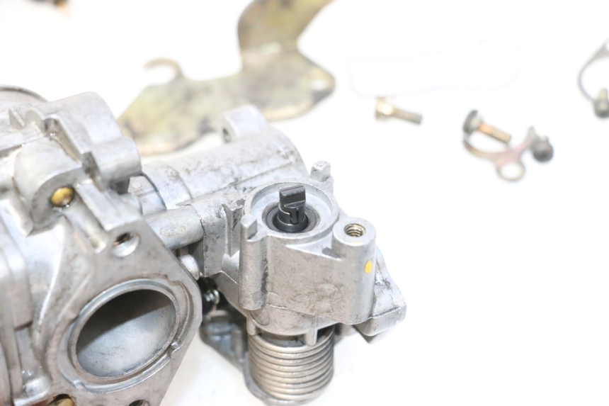 photo de CARBURATORE HONDA FES PANTHEON 2T 125 (1998 - 2002) - Ispezione visiva dettagliata
