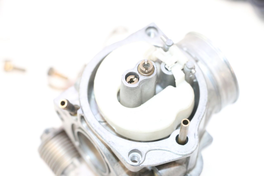photo de CARBURATORE HONDA FES PANTHEON 2T 125 (1998 - 2002) - Focus sulla struttura