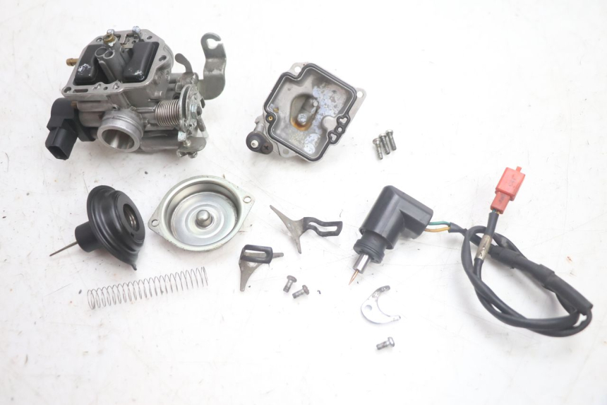 photo de CARBURATORE SYM FIDDLE 3 III 50 (2014 - 2020) - Stato della superficie e materiale
