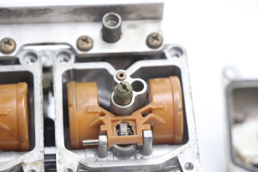 photo de CARBURATORE KAWASAKI GPX F ZX750F 750 (1986 - 1990) - Zoom sui componenti
