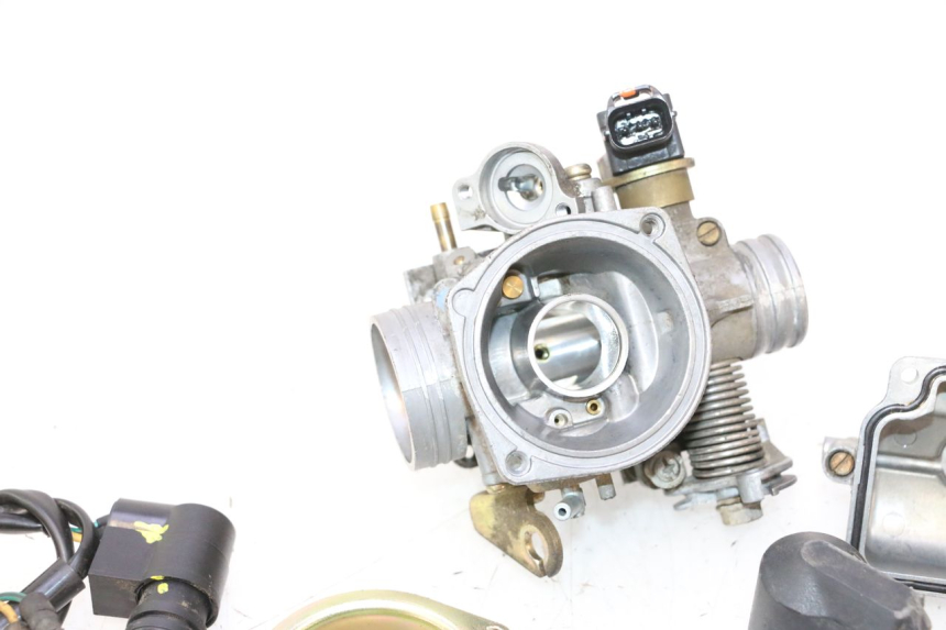 photo de CARBURATORE KYMCO GRAND DINK 125 (2008 - 2014) - Altra vista dell'articolo