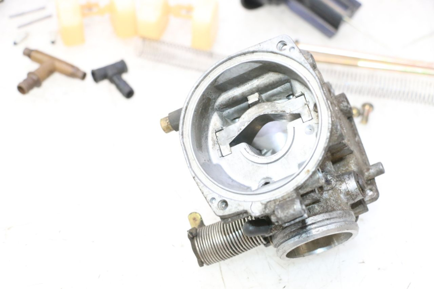 photo de CARBURATORE SUZUKI GS GSE 500 (2001 - 2003) - Angolazione alternativa