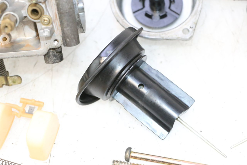 photo de CARBURATORE SUZUKI GS GSE 500 (2001 - 2003) - Primo piano tecnico