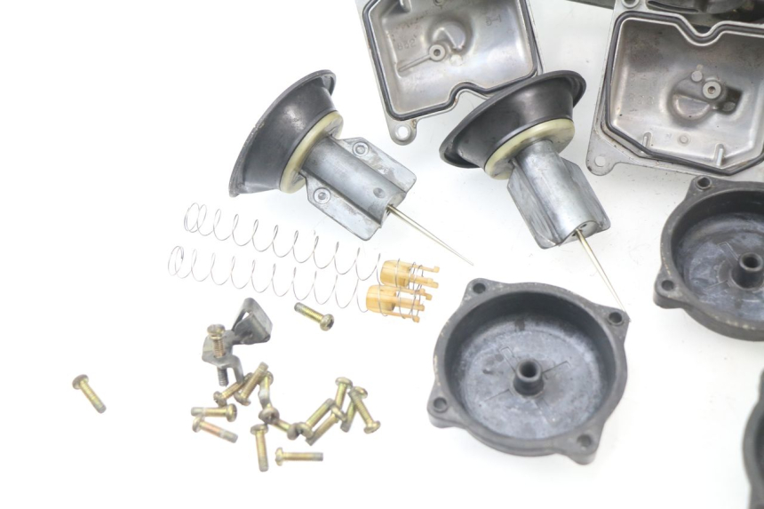 photo de CARBURATORE SUZUKI GSF N BANDIT 600 (1996 - 1999) - Dettagli dei punti di fissaggio