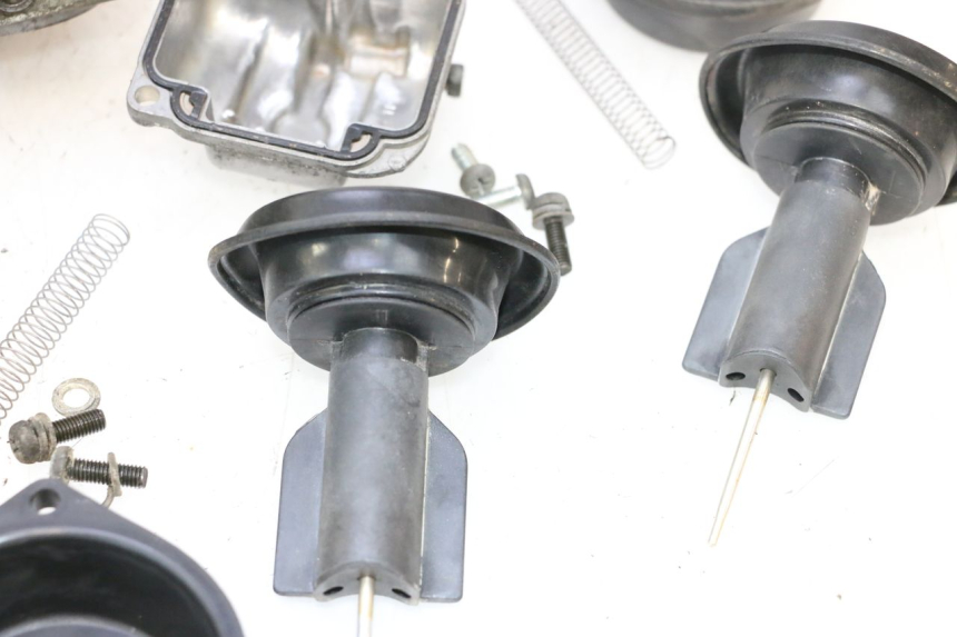 photo de CARBURATORE SUZUKI GSX F GSXF 750 (1988 - 1998) - Stato della superficie e materiale