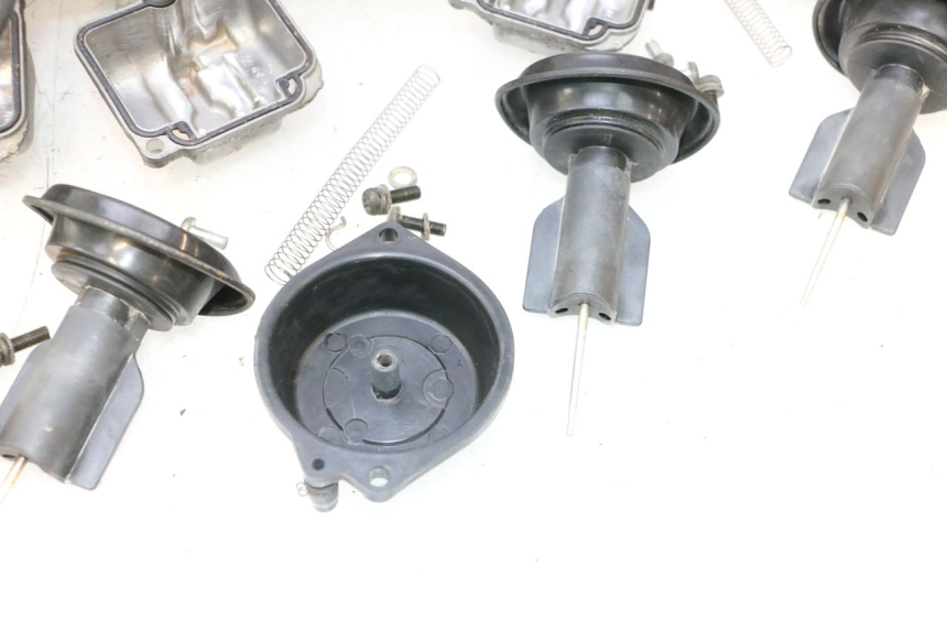 photo de CARBURATORE SUZUKI GSX F GSXF 750 (1988 - 1998) - Ricambio usato controllato