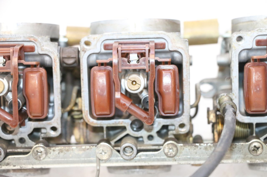 photo de CARBURATORE SUZUKI GSX F GSXF 750 (1988 - 1998) - Angolazione alternativa