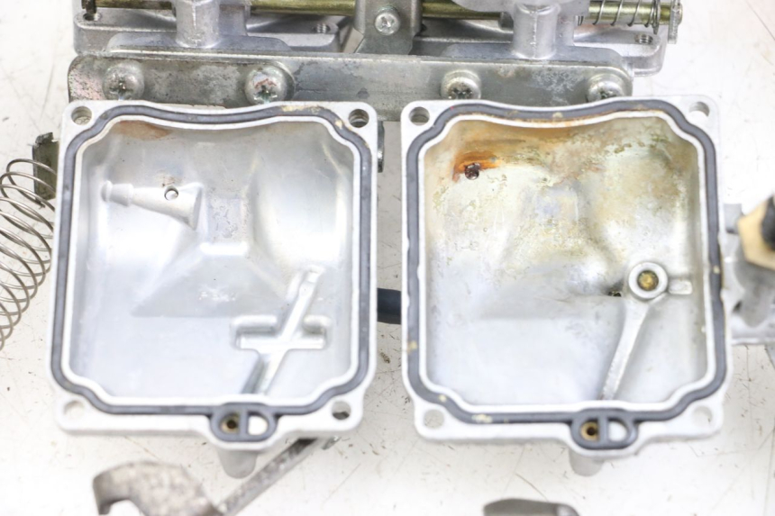 photo de CARBURATORE HYOSUNG GTR 125 (2006 - 2008) - Angolazione alternativa