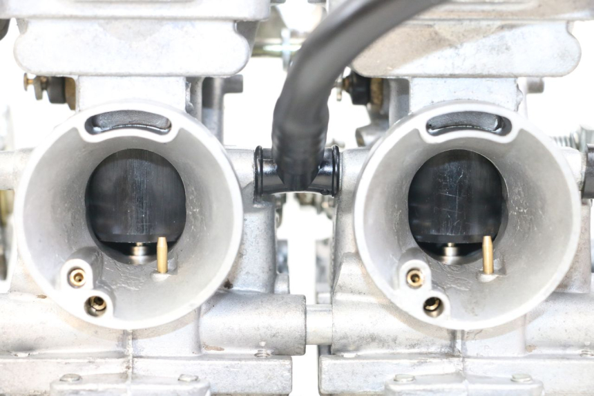 photo de CARBURATORE HYOSUNG GTR 125 (2006 - 2008) - Stato della superficie e materiale