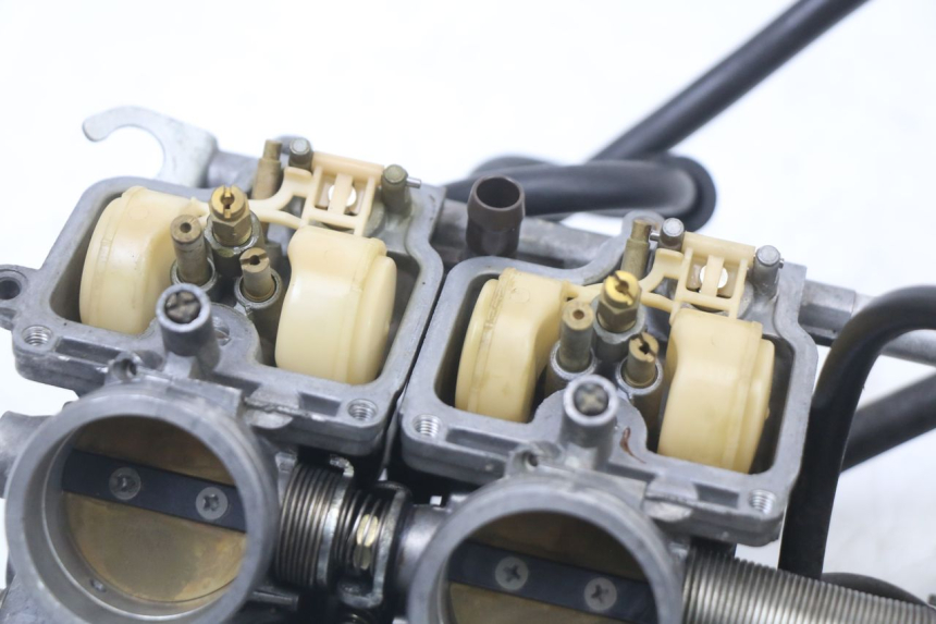 photo de CARBURATORE HONDA CBR F 1000 (1993 - 1996) - Dettagli dei punti di fissaggio