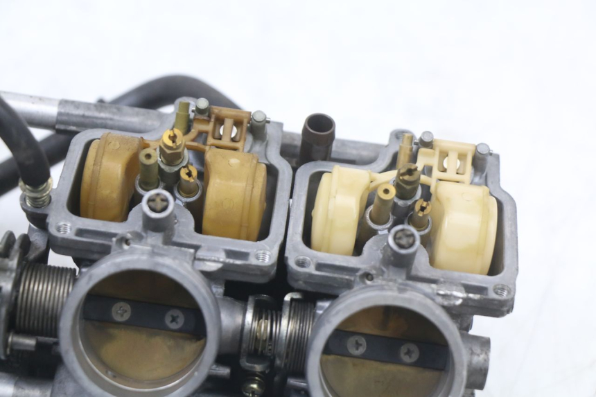 photo de CARBURATORE HONDA CBR F 1000 (1993 - 1996) - Stato della superficie e materiale