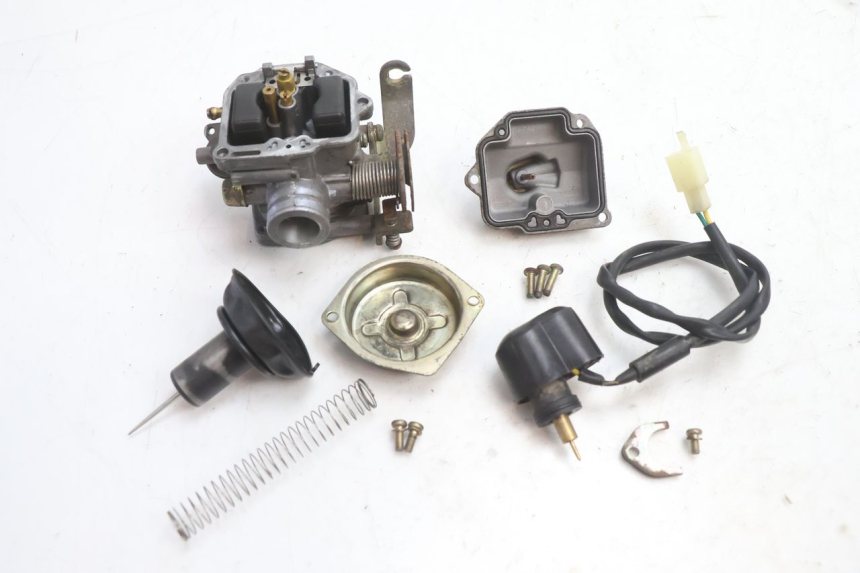 photo de CARBURATORE PEUGEOT KISBEE 4T 50 (2010 - 2017) - Stato della superficie e materiale