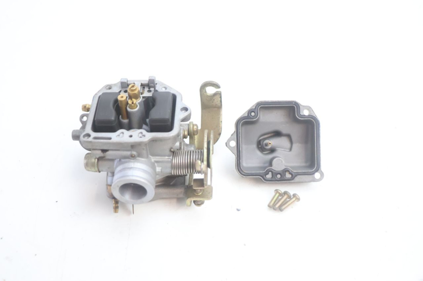 photo de CARBURATORE PEUGEOT KISBEE 4T 50 (2010 - 2017) - Stato della superficie e materiale